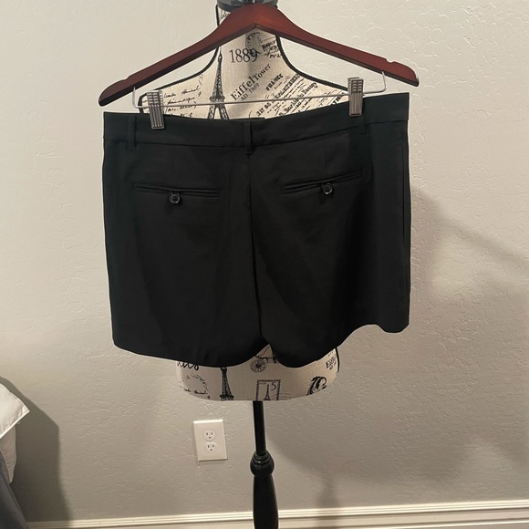 Banana Republic Shorts - Picture 4 of 7